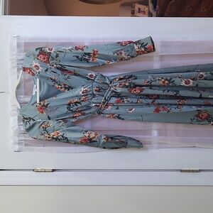 Baltic Born dress size xs. Beautiful colors! NWT.